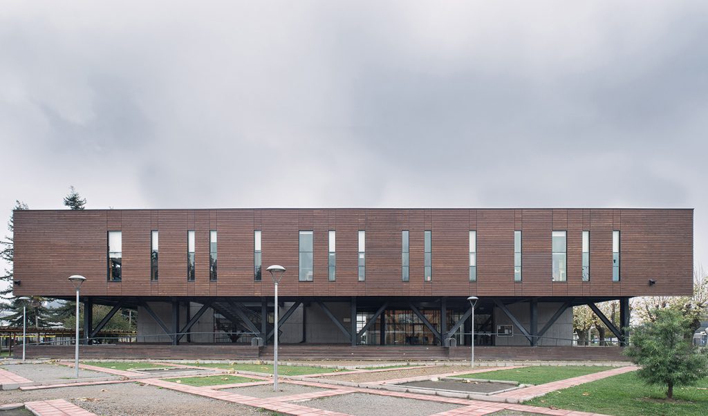 Biblioteca UBB destaca en selección de obras de arquitectura chilena contemporánea