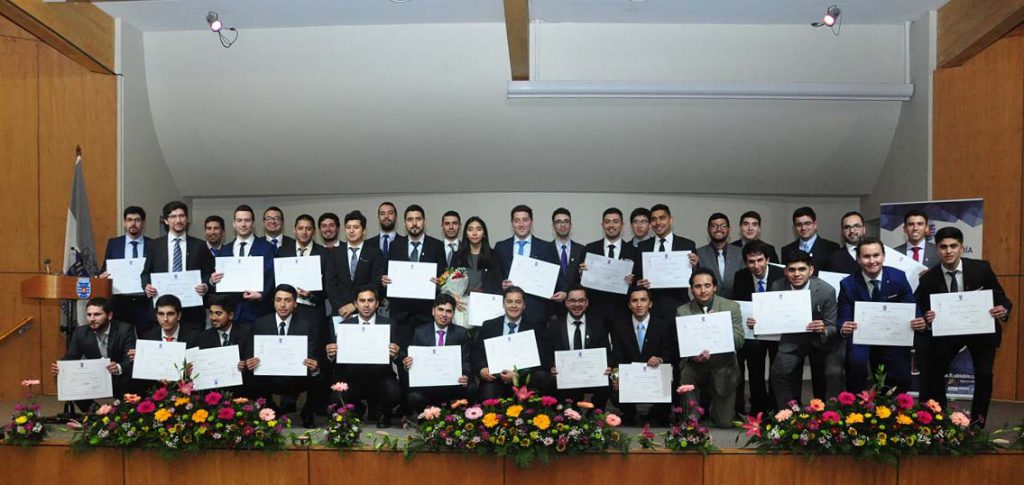 UBB entregó diplomas de título a nueva generación de ingenieros de ejecución en electricidad