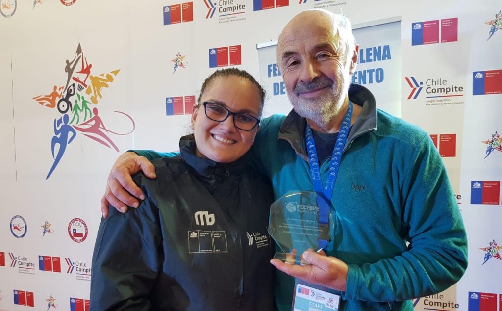 Entrenador de Halterofilia UBB fue reconocido en Juegos Deportivos Nacionales