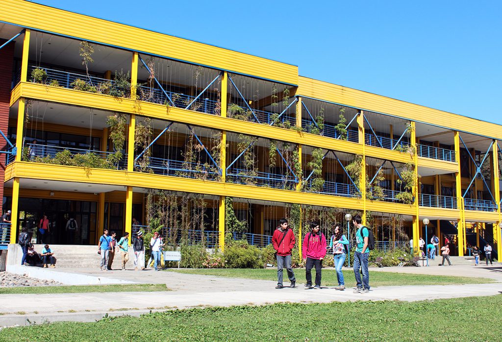 Consulta abierta abordó efectos de las movilizaciones en estudiantes de la UBB