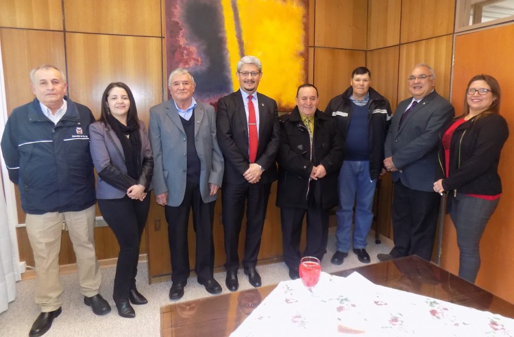 Reconocen trayectorias de funcionarios UBB acogidos a retiro