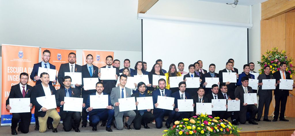 Face entregó diplomas de título a ingenieros informáticos