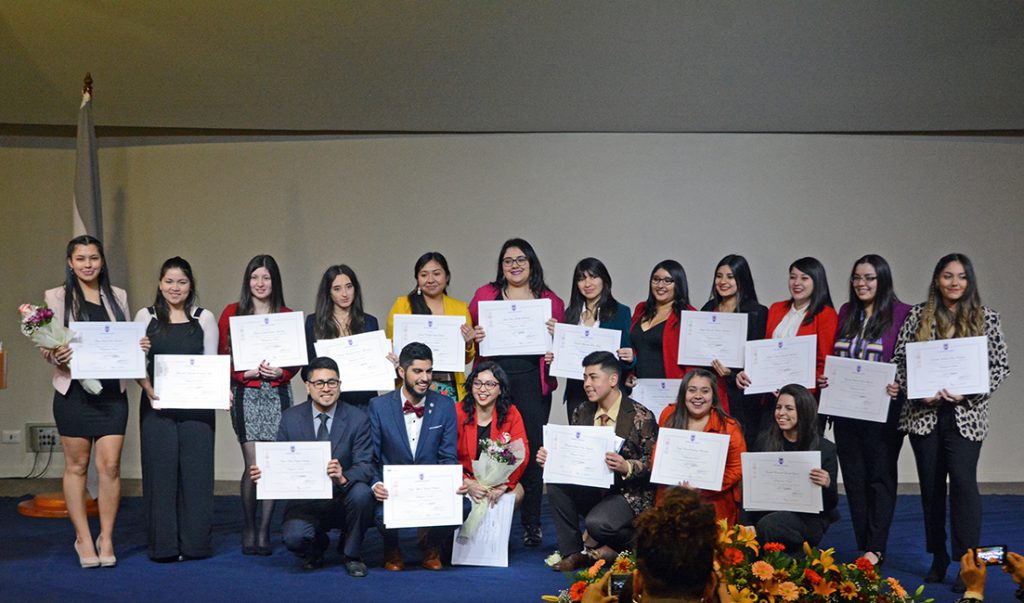 Escuela de Trabajo Social entregó diplomas de título a nueva generación de profesionales