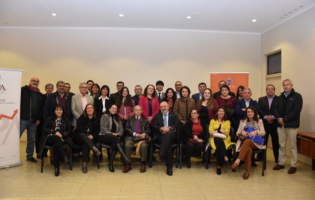 Escuela de CPA y promoción de egresados de los 90 reconocieron trayectoria de Pedro Zarzuri