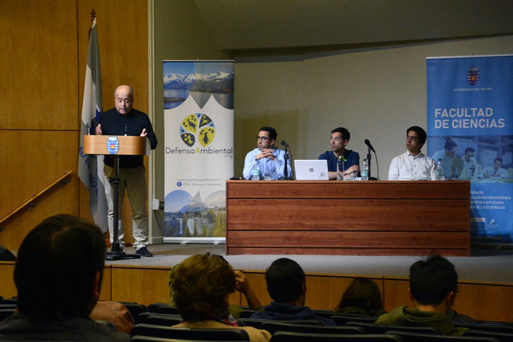 Nueva Constitución y medio ambiente fueron abordados en conversatorio de la Facultad de Ciencias