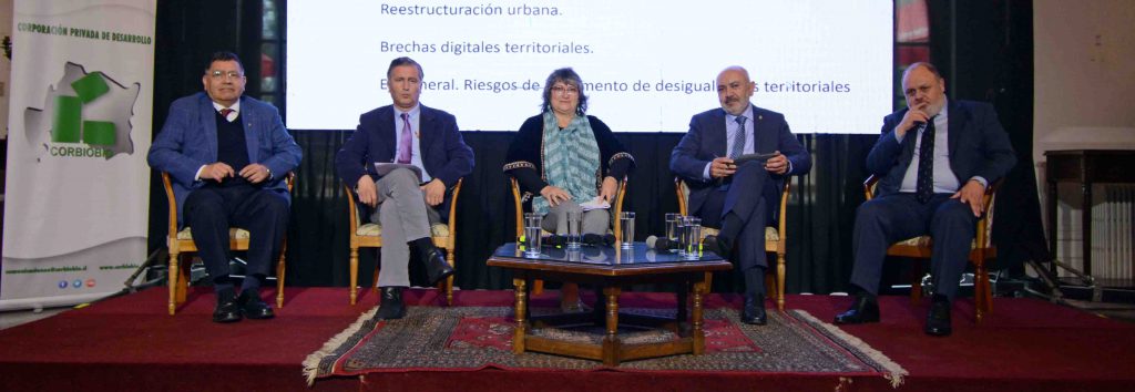 Rector participó en encuentro internacional sobre regiones y nuevo modelo de desarrollo
