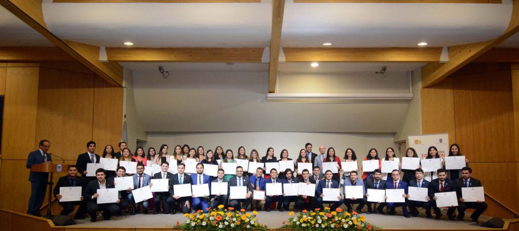 Escuela de Ingeniería Civil Industrial entregó diplomas de título a 142 egresados