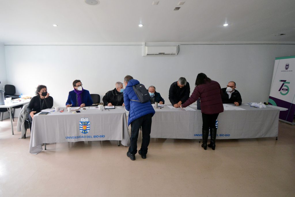 Elección de Rector: Académicos Mauricio Cataldo y Benito Umaña irán a balotaje el 26 de julio