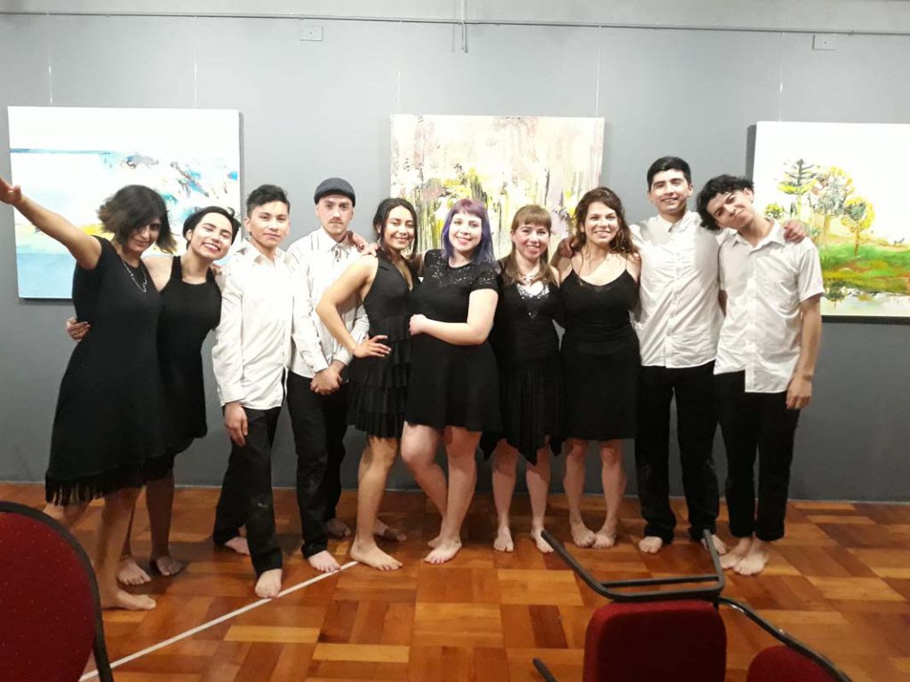 Taller de Danza Contemporánea UBB realizó intervención en Sala Marta Colvin