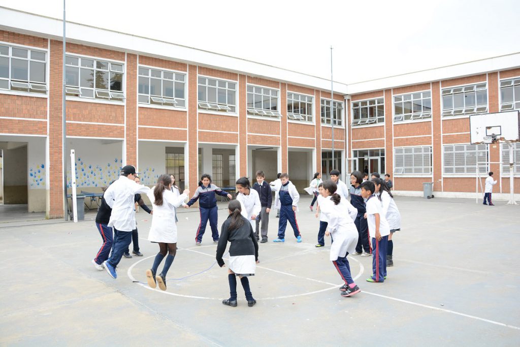 Académico UBB se refiere a la realidad de las familias con la educación virtual