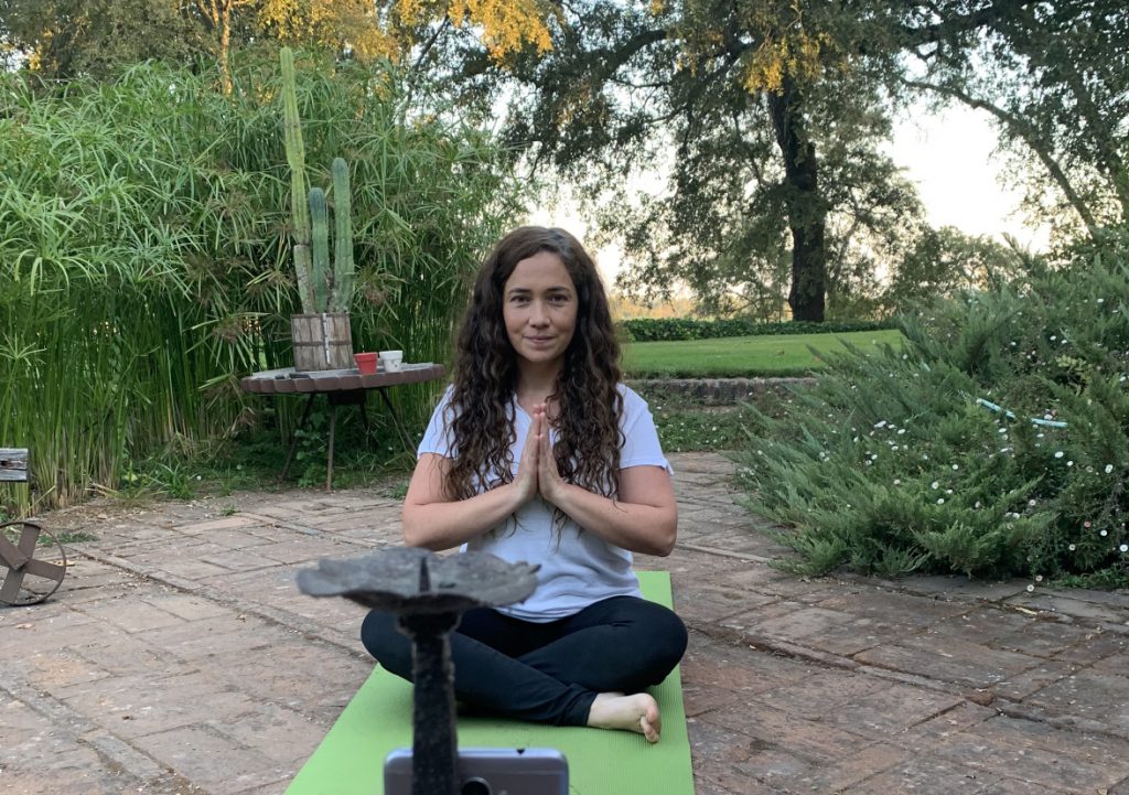 Dirección de Desarrollo Estudiantil potencia yoga y meditación con sesiones online