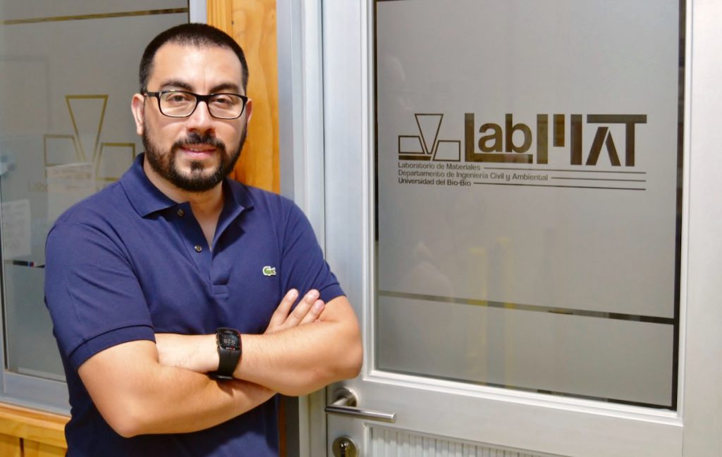 Académico UBB expuso sobre materiales autorreparables en Webinar del Reino Unido