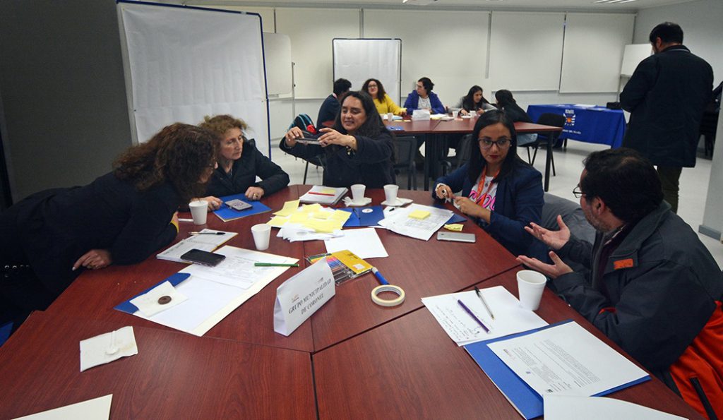 Representantes de municipios locales valoraron capacitación en innovación pública de LabUBB