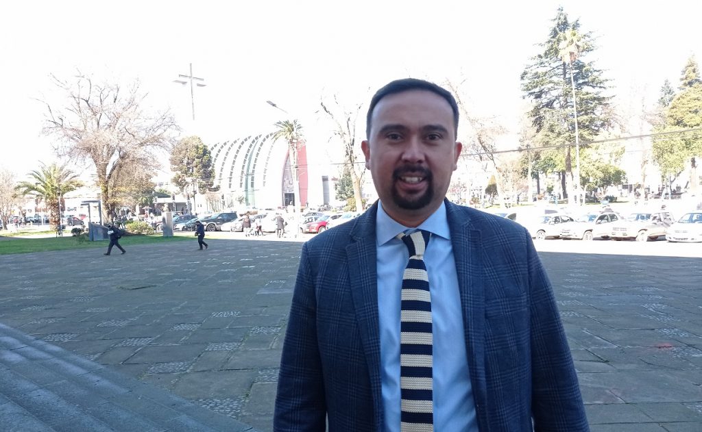 Exalumno UBB de Trabajo Social asumió como el primer Gobernador Regional de Ñuble