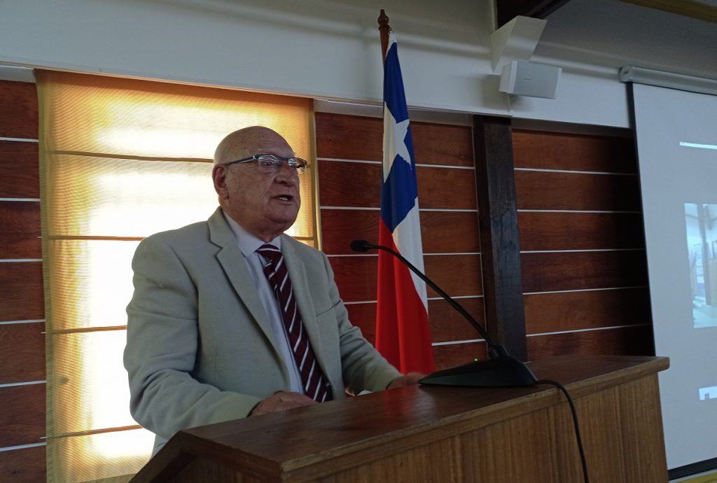 UBB conmemoró Día del Profesor/a con reconocimiento al decano Marco Aurelio Reyes