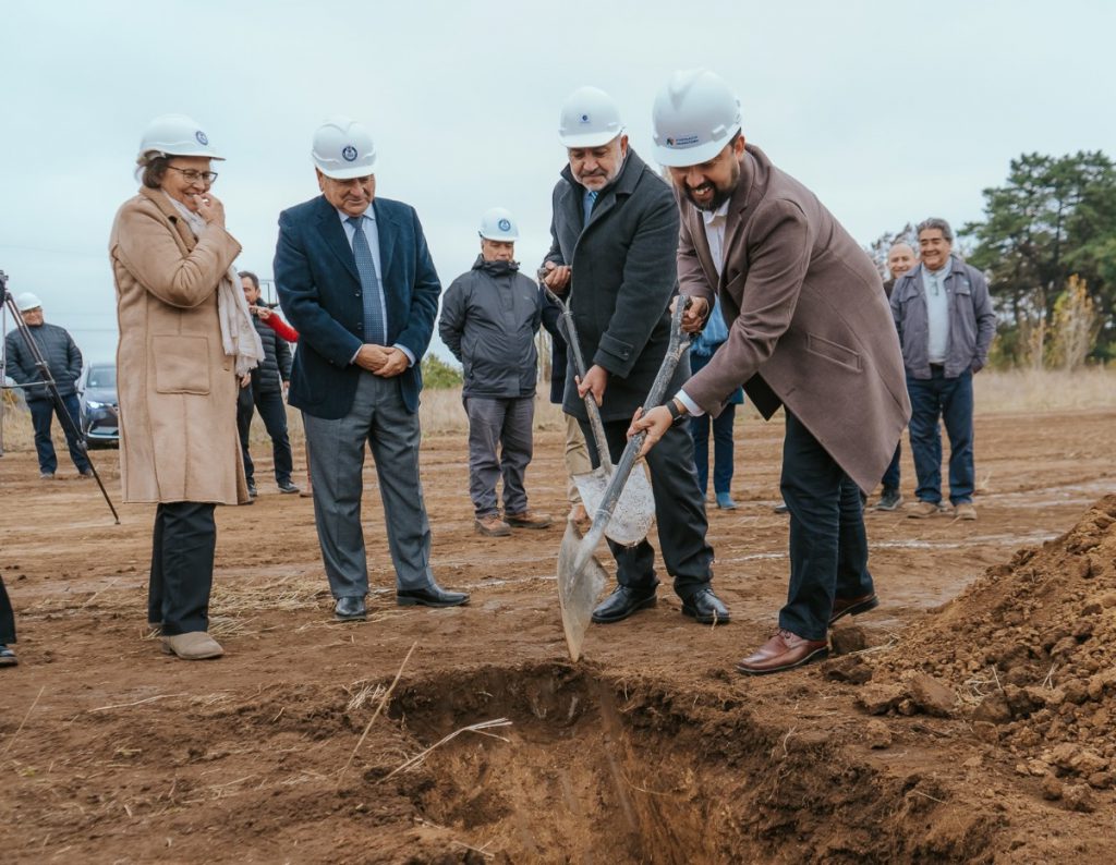 UBB y Gore de Ñuble instalan primera piedra de anhelada Escuela de Medicina