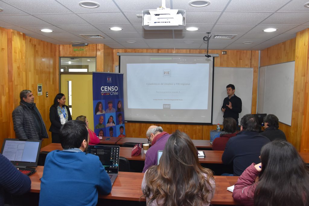 Charla impartida por el INE Ñuble a estudiantes de postgrado UBB refuerza convenio colaborativo