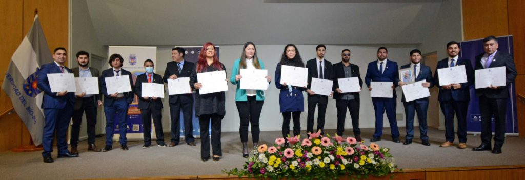 Escuela de Ingeniería Civil en Industrias de la Madera entregó diplomas de título a nueva generación de egresados/as