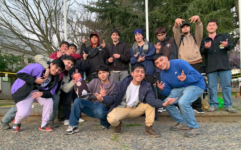 Estudiantes Organizaron Una Batalla De Rap En La Plaza De La Democracia