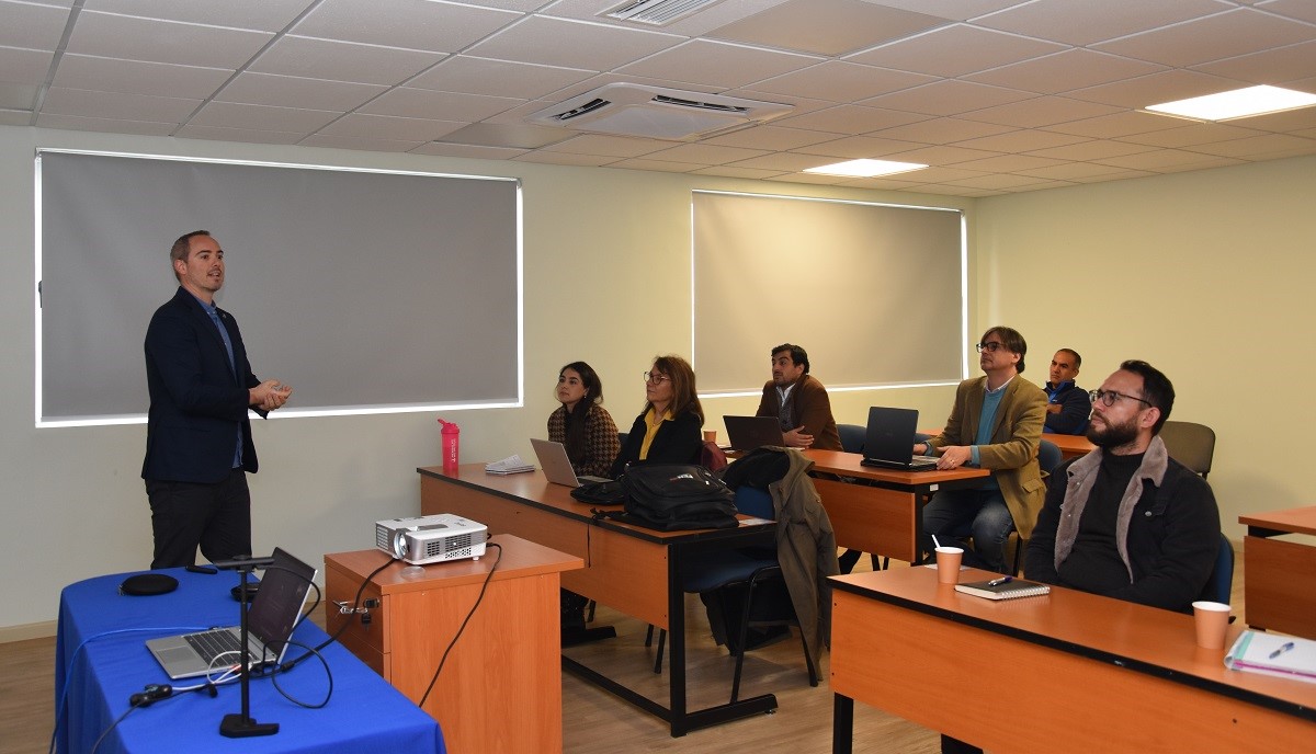 Académico español visitó la UBB en el marco del Ciclo de Seminarios de