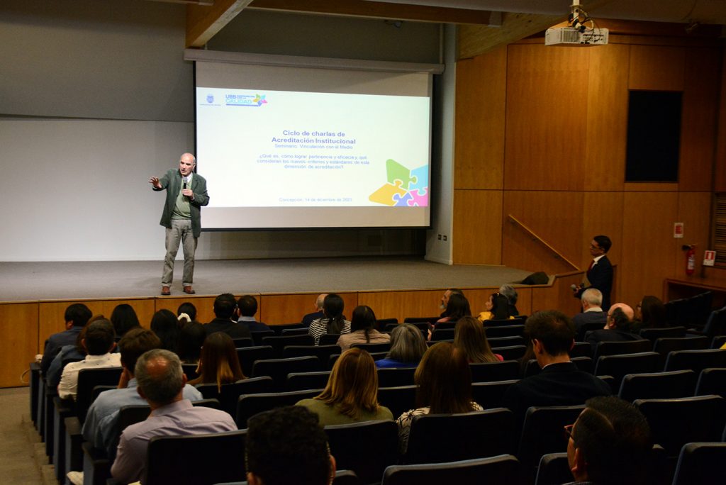 Nueva charla de acreditación institucional ahondó en la dimensión de vinculación con el medio