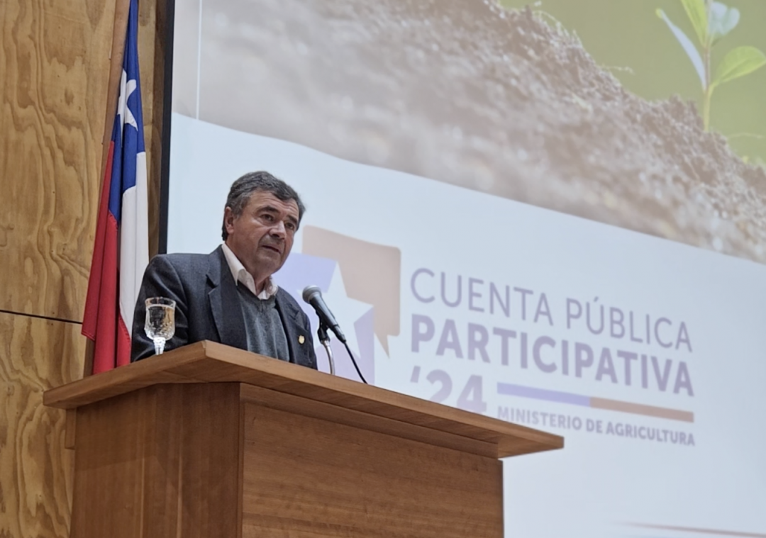 Ministro de Agricultura rindió cuenta pública en la UBB