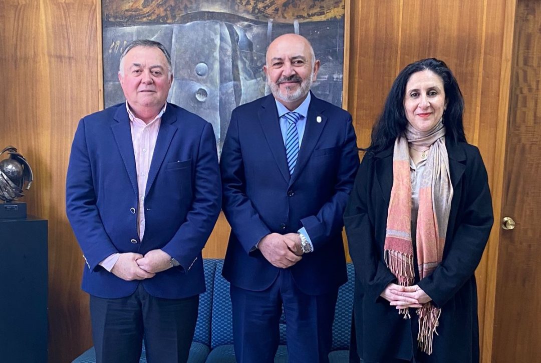 Rector UBB recibió a nuevo director de la Honorable Junta Directiva