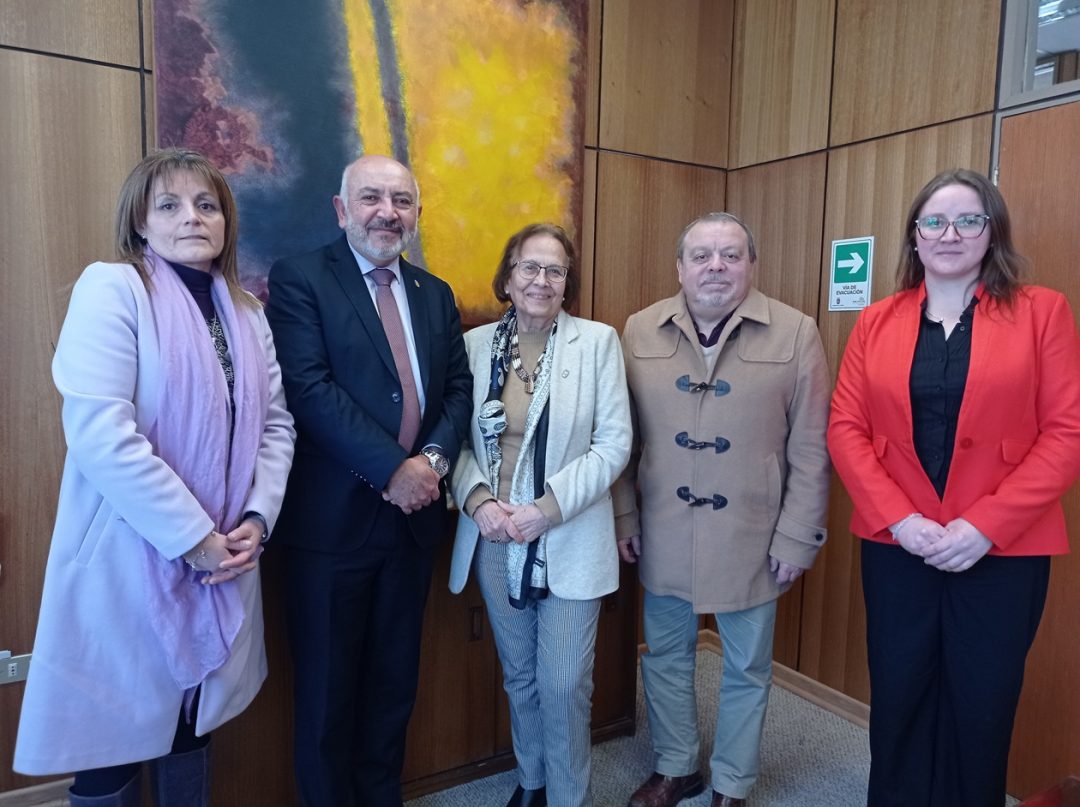 Autoridades universitarias se reunieron con nueva directiva de la Asociación de Académicas y Académicos de la sede Chillán