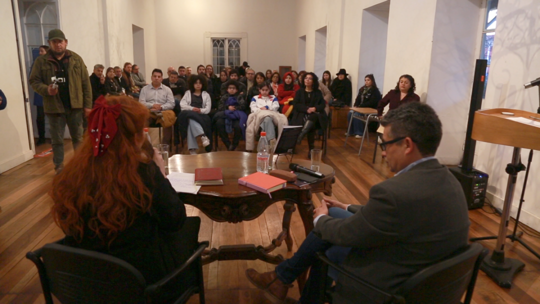 Ediciones UBB presentó poemario “La memoria de la luz” en la Casa de la Cultura de Rancagua
