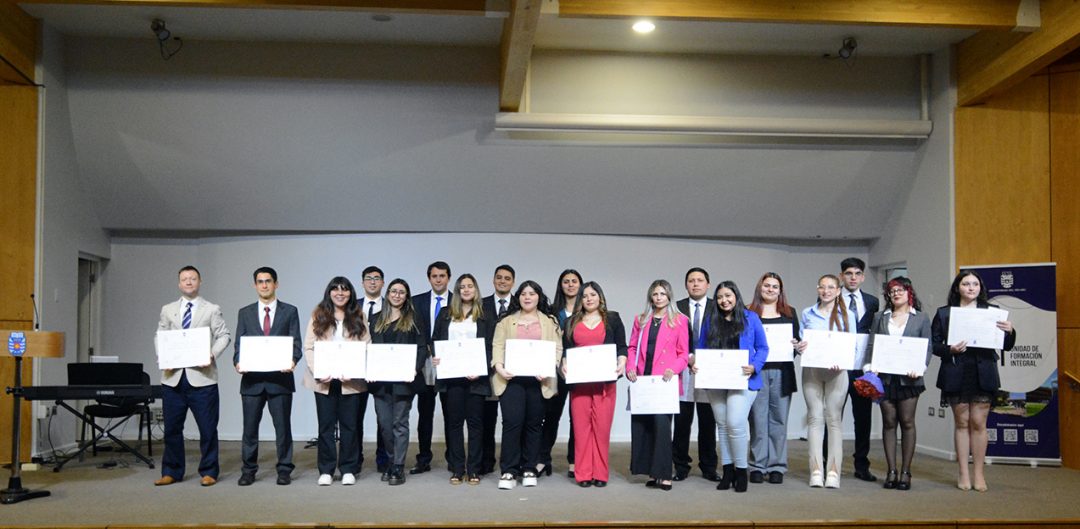Más de 100 estudiantes y egresados UBB finalizaron con éxito diplomados en Formación Integral