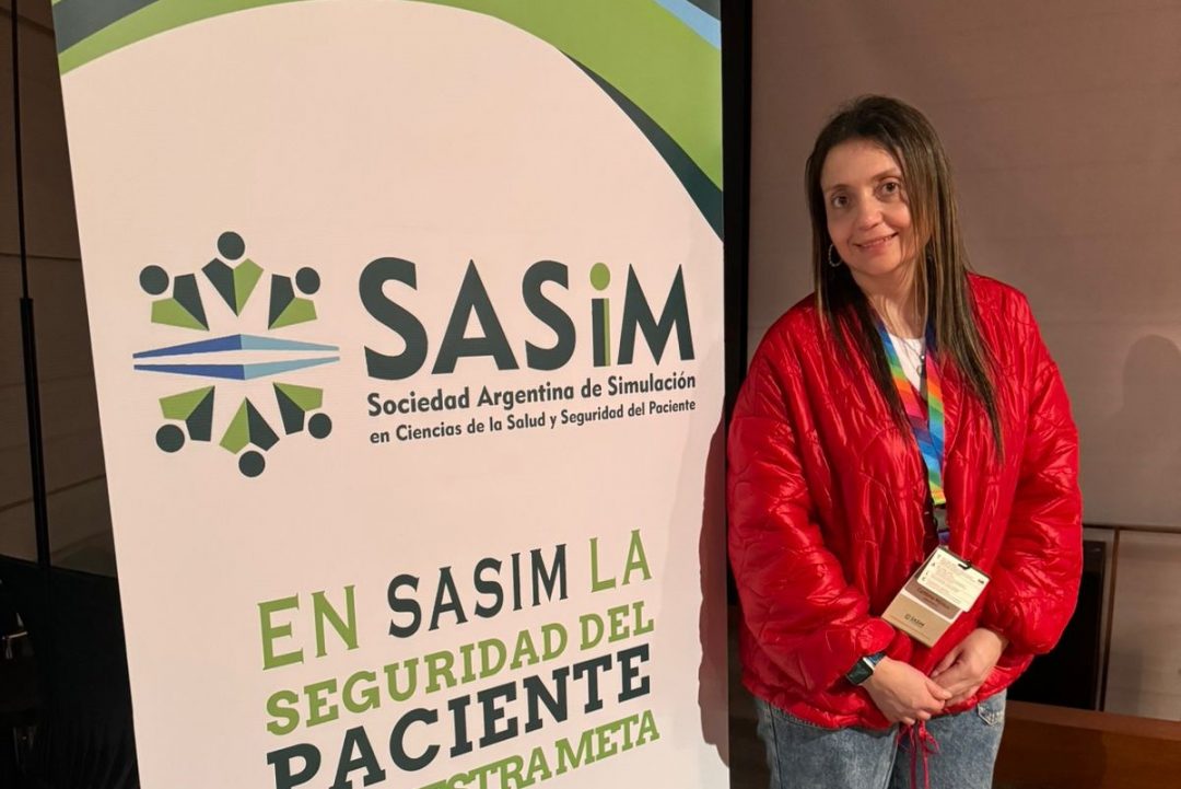 Académica UBB expuso sobre IA en contextos de simulación en Congreso de la Sociedad Argentina de Simulación Clínica