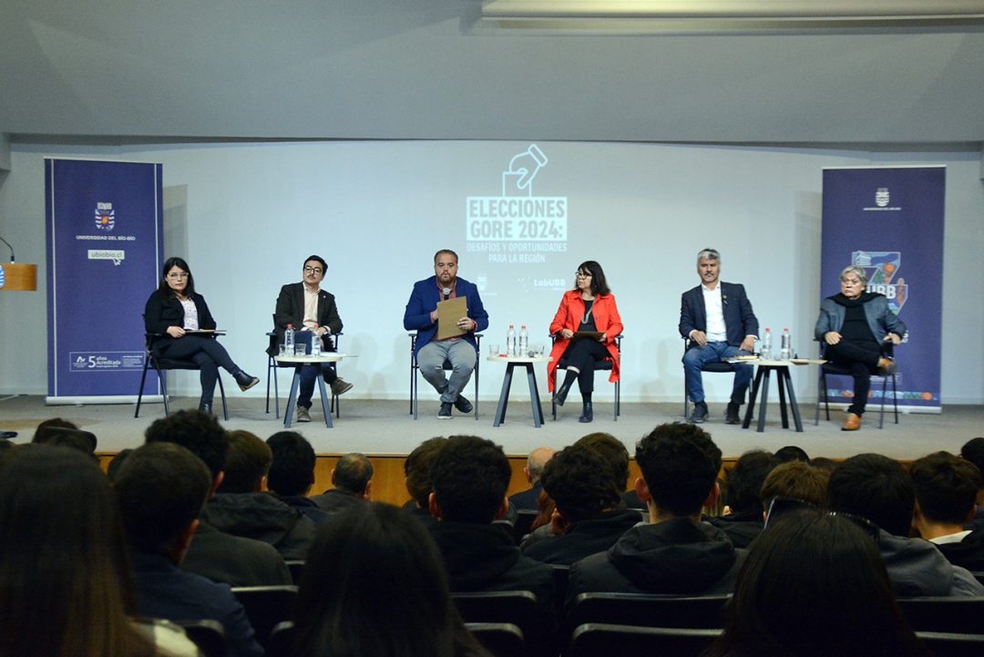 Postulantes a la Gobernación Regional del Biobío participaron en encuentro académico ciudadano en la UBB