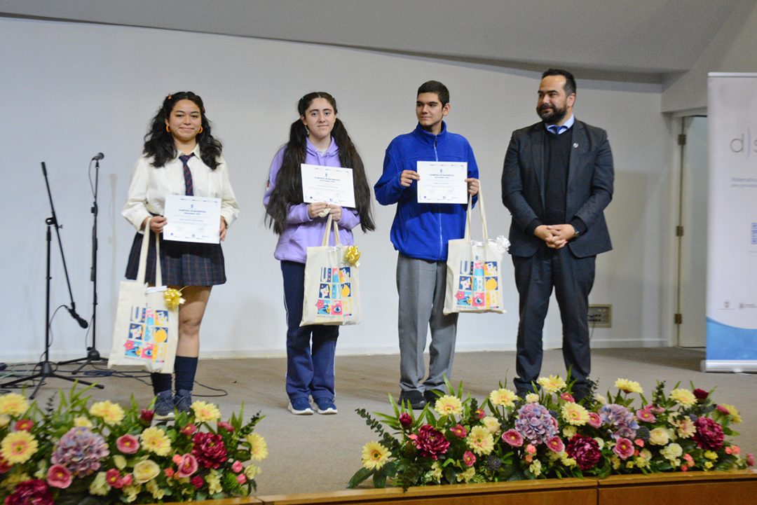 Comunidades escolares siguen demostrando sus buenos resultados en Olimpiada de Matemática