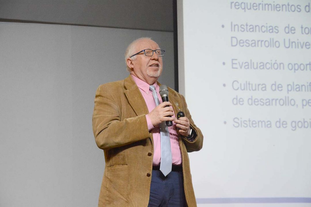 Vicerrector aborda actuales desafíos y expectativas financieras a futuro de la UBB