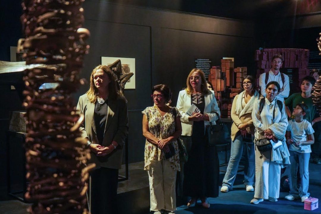 Esculturas de Elena Cavada se exhiben en el Museo Marta Colvin de la Universidad del Bío-Bío
