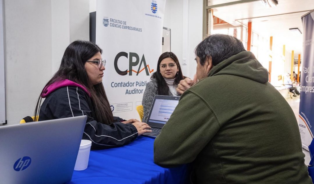 Estudiantes de CPA apoyan a contribuyentes de Ñuble y del Biobío en la Operación Renta 2025