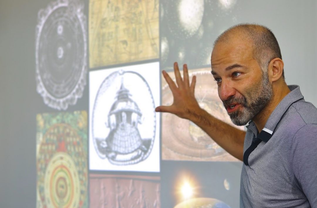 Departamento de Ciencias Básicas inauguró año académico con charla del Dr. Gonzalo Palma sobre el origen del universo