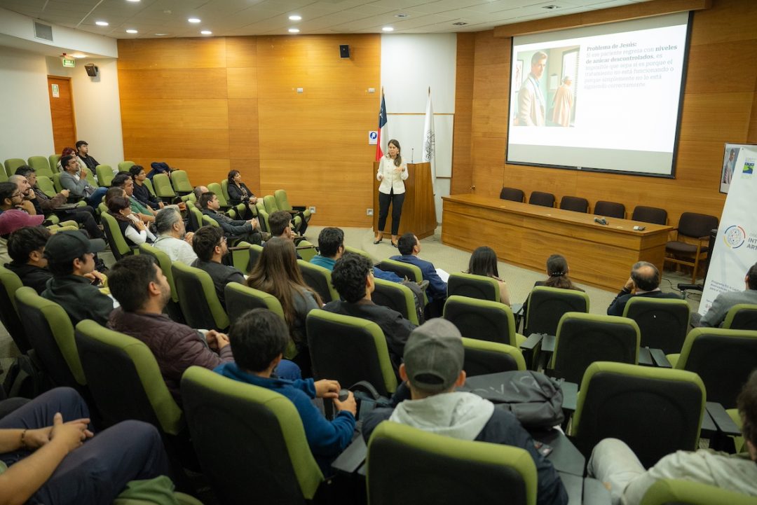 Investigadora española dictó charla magistral en inauguración del año académico del Doctorado en Inteligencia Artificial