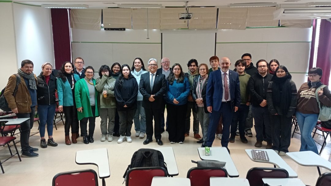 Estudiantes y autoridades universitarias avanzan en materias de bienestar estudiantil