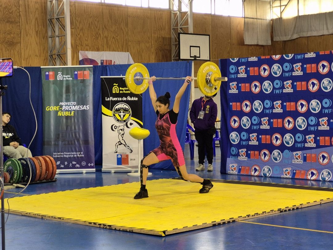 UBB y FECHIPE realizaron en La Castilla el Campeonato Nacional Open Zonal Sur de Levantamiento de Pesas Olímpico
