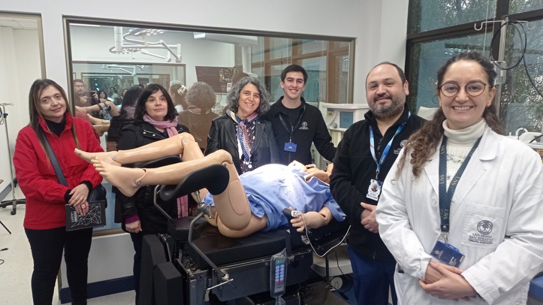 Polo de Salud Ñuble UBB visita centros de simulación clínica para conocer experiencias y buenas prácticas