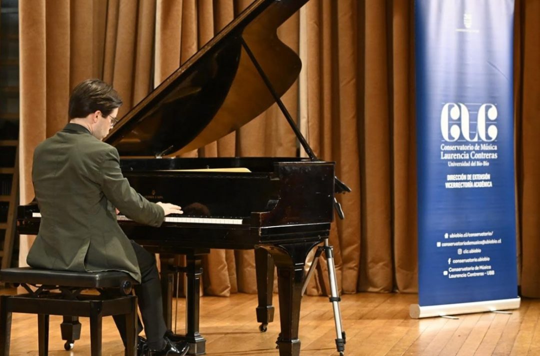 Pianista Sten Ulloa se presentó en Concepción invitado por el Conservatorio Laurencia Contreras