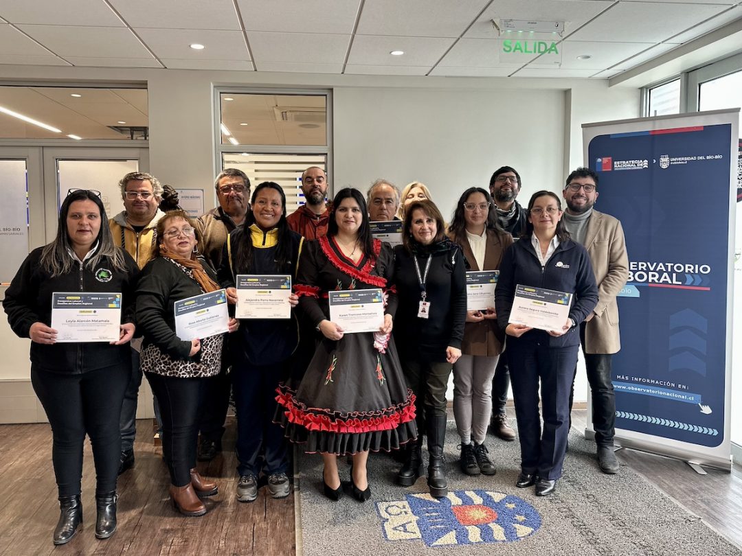 Representantes sindicales y trabajadores de la Región del Biobío se certificaron en prospectiva laboral