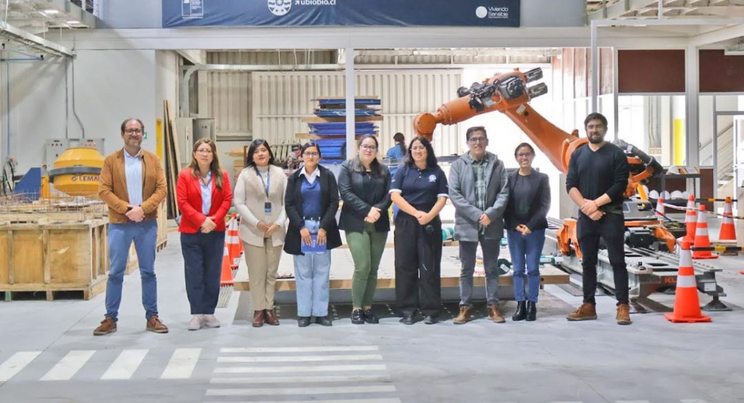 Universidad Nacional Toribio Rodríguez de Mendoza visitó la UBB para conocer sus instalaciones asociadas a innovación y emprendimiento