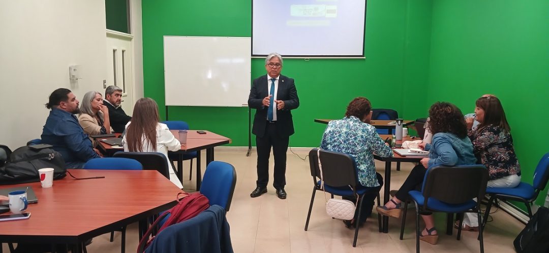 Renovación curricular y desafíos futuros marcan jornada de trabajo de la UGCM
