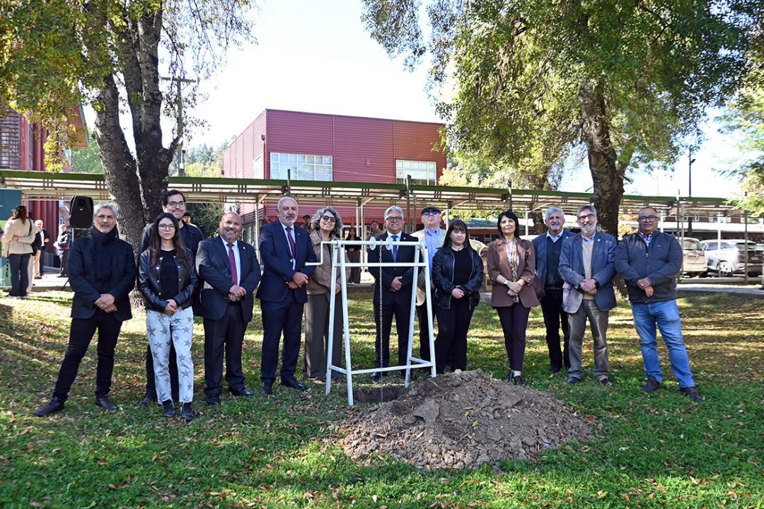 ViveUBB: Instalan primera piedra de edificio estudiantil de encuentro, inclusivo y versátil