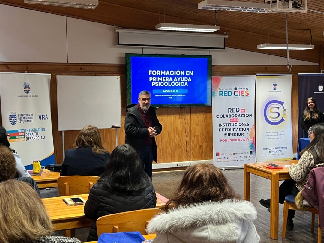 DDE capacitó a Círculo de Secretarias sede Concepción sobre primera ayuda psicológica