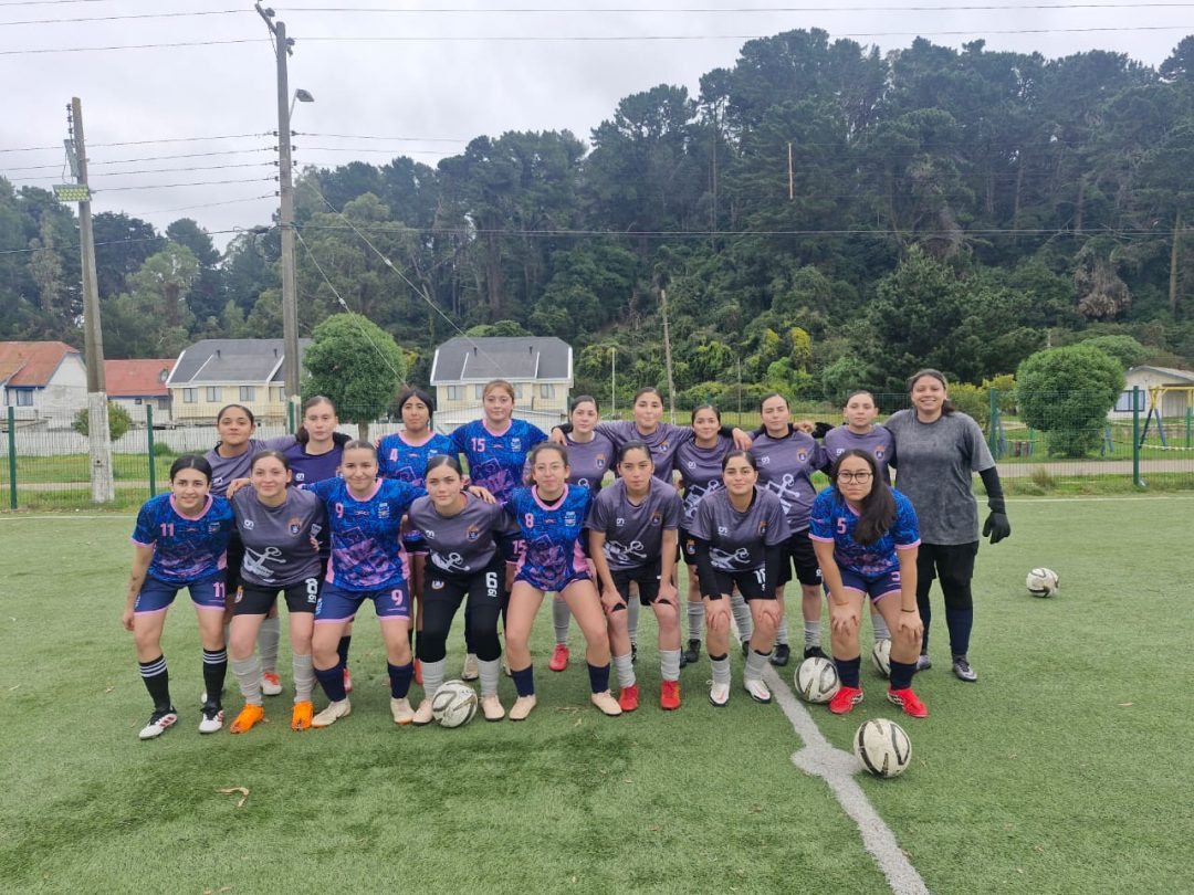 Ramas deportivas UBB participaron en partidos con Escuela de Grumetes en Isla Quiriquina