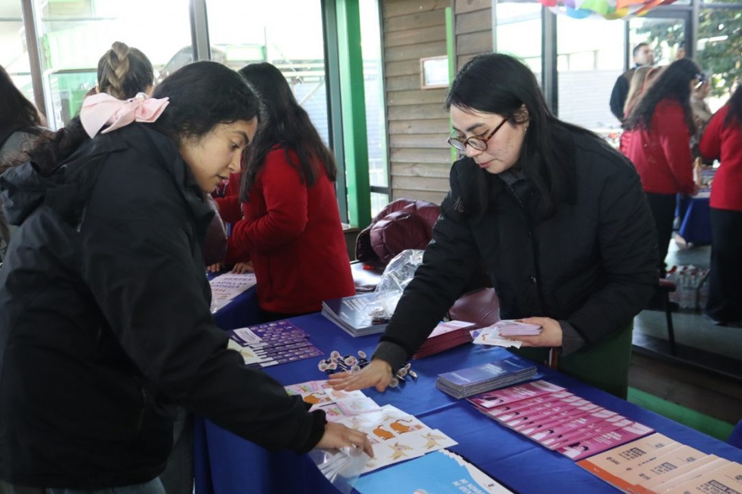 Fonoaudiología desarrolló una Feria de Salud y Bienestar LGBTIQA+ en el hall de la FACSA