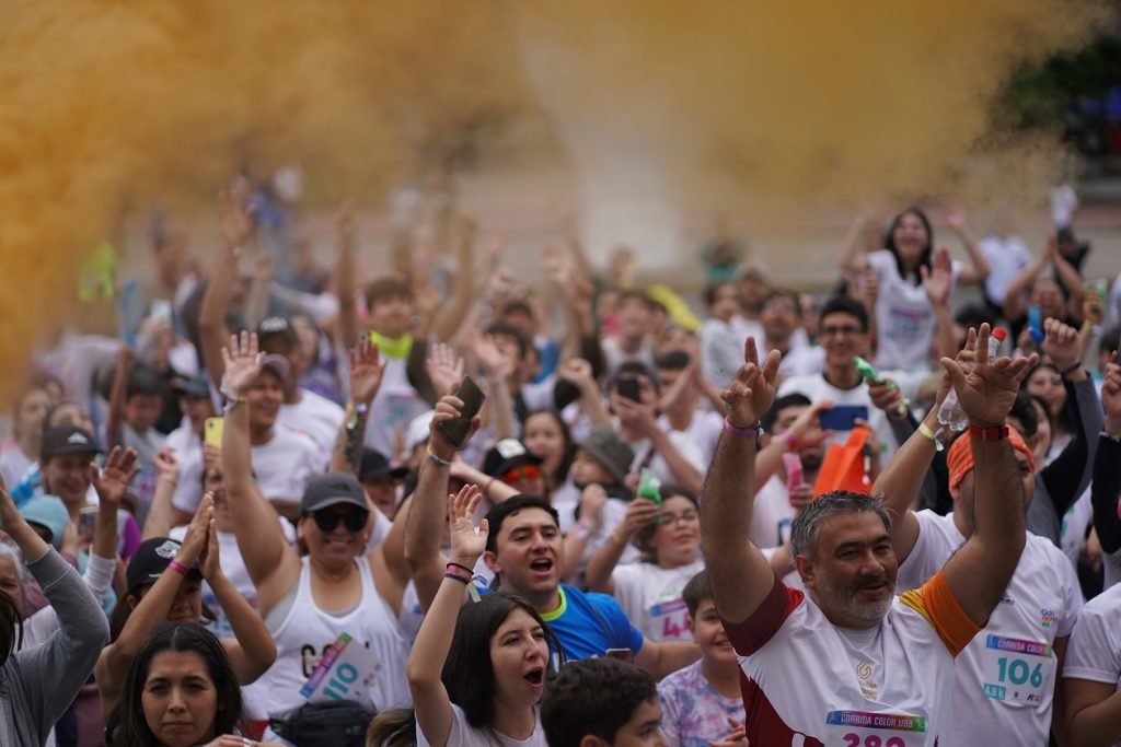 Más de 500 asistentes congregó la corrida Color UBB en vibrante jornada